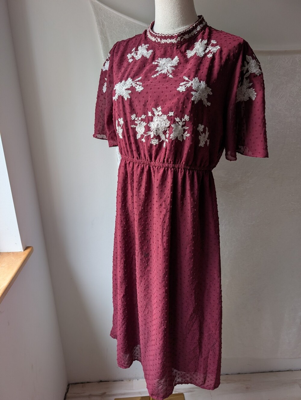 Bohme Vintage Style High Neck Short Sleeve Burgundy Red Embroidered Dress